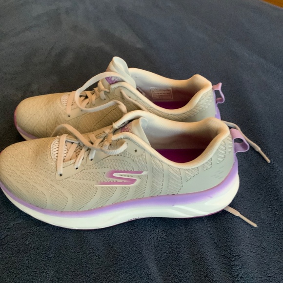Women’s Ultra Flight Skechers Gray Purple Shoes - Picture 3 of 7